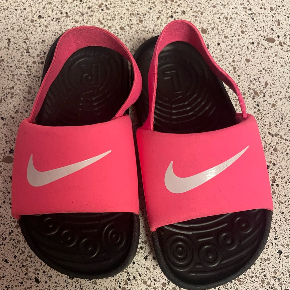 Size 7 Nike sandals